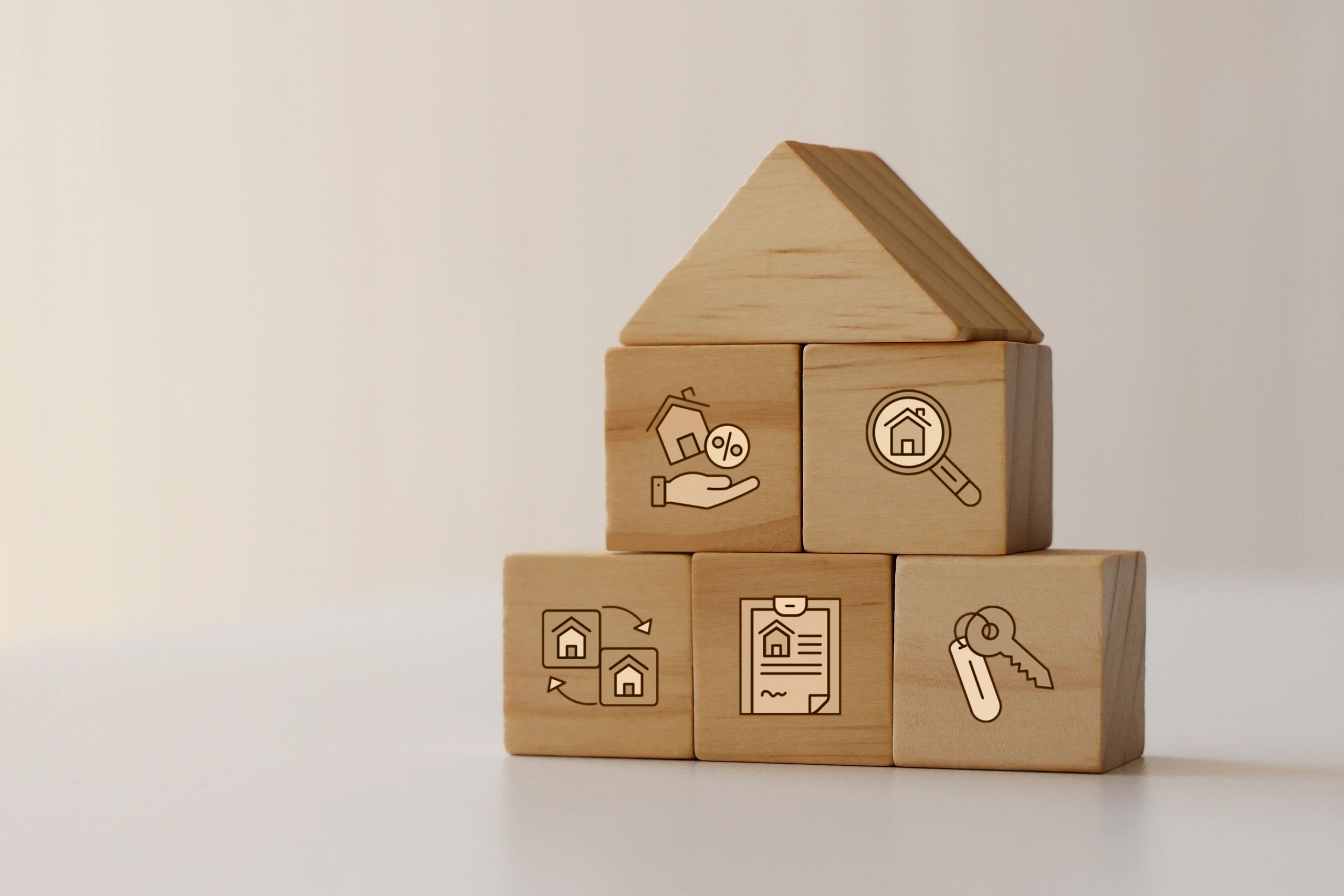 Íconos de vivienda y finanzas para acompañar contenido educativo sobre historial crediticio